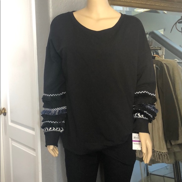Sweater - Picture 1 of 4